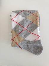 Cargar imagen en el visor de la galería, Classic Argyle Socks