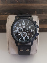 Laden Sie das Bild in den Galerie-Viewer, Black w/Blue Stripe