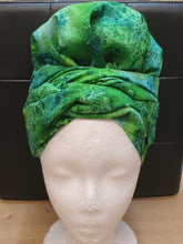 Afbeelding in Gallery-weergave laden, Green 3 in 1 Headwrap with Mask Set