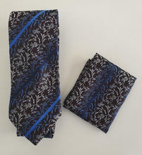 Laden Sie das Bild in den Galerie-Viewer, Black w/Blue Stripe