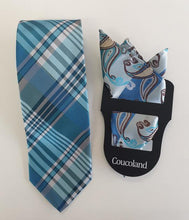 Laden Sie das Bild in den Galerie-Viewer, Light Blue Plaid