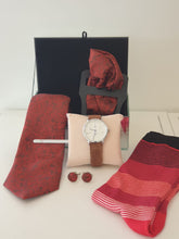 Laden Sie das Bild in den Galerie-Viewer, Red and Chocolate Paisley