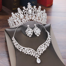 Laden Sie das Bild in den Galerie-Viewer, Baroque Crystal Water Drop Bridal Jewelry Set