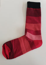 Laden Sie das Bild in den Galerie-Viewer, Striped Mix Socks
